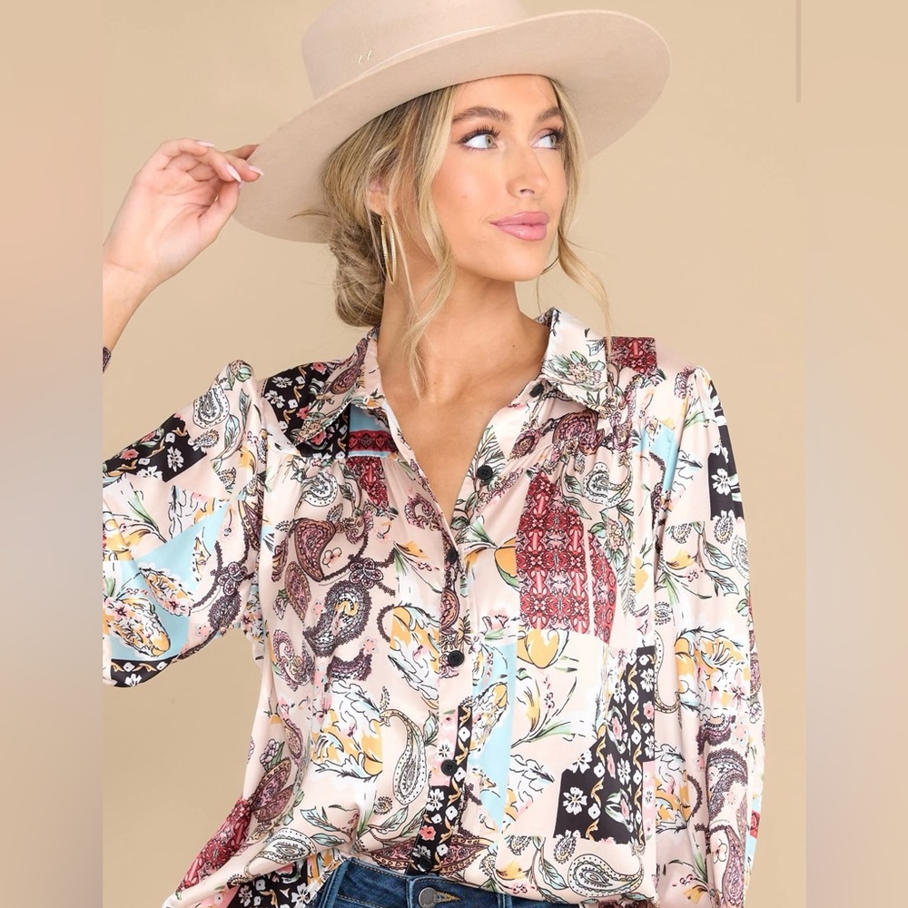 🤎 NEW SO INTO YOU TAUPE MULTI PRINT TOP ~ Medium
